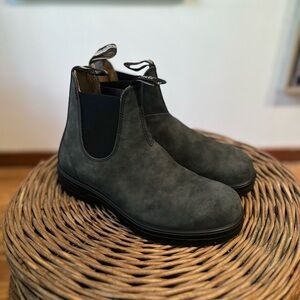 Blundstone Chelsea boots suede soft black size AU 7 men’s 8 women’s 10 n…